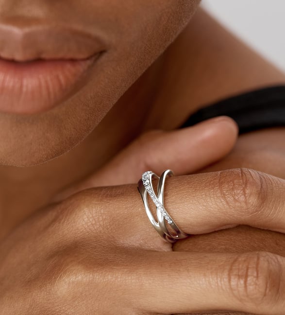 Nura Collection | Plain & Diamonds | Monica Vinader