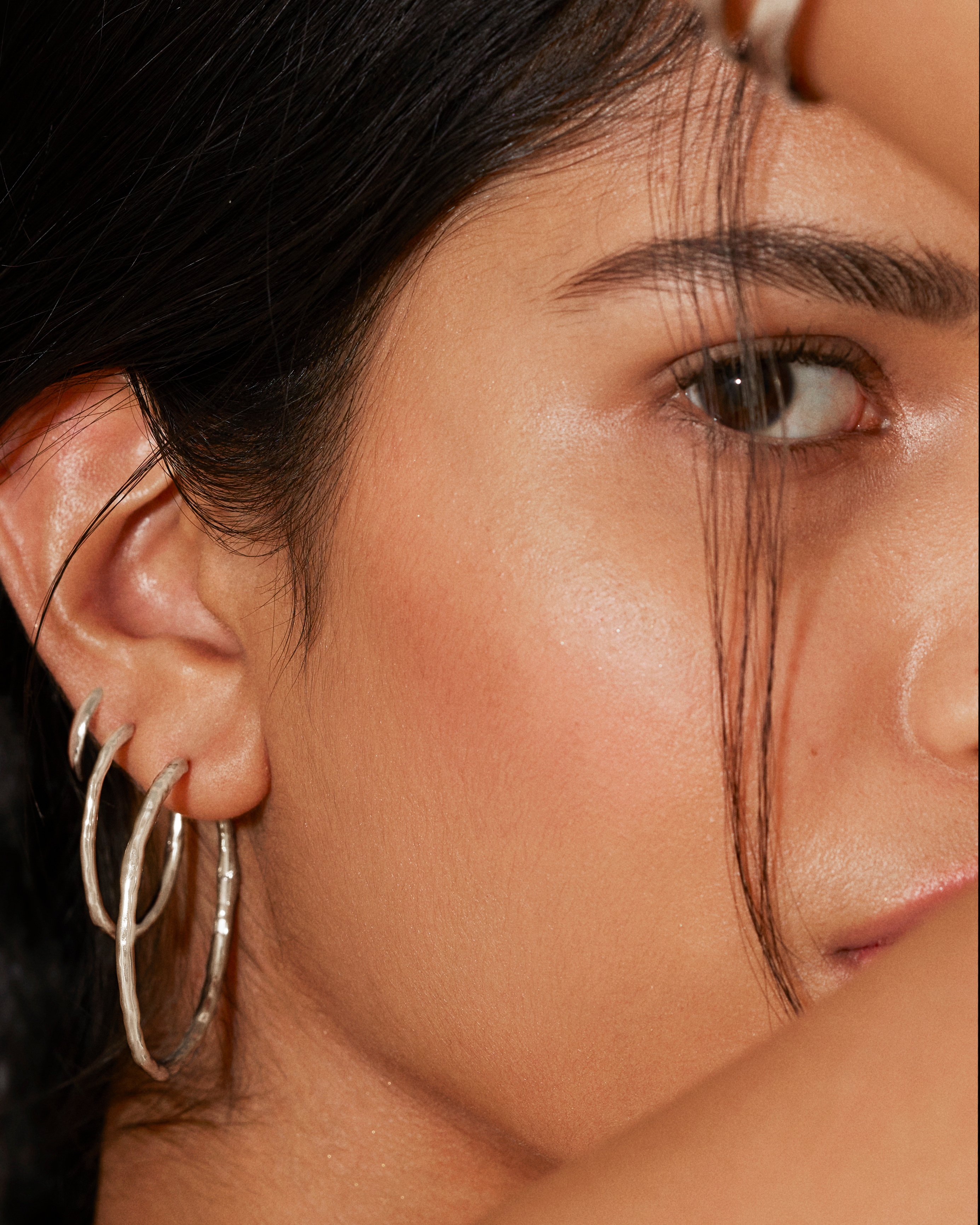MV Siren™ Muse Medium Hoop Earrings in Sterling Silver | Jewellery