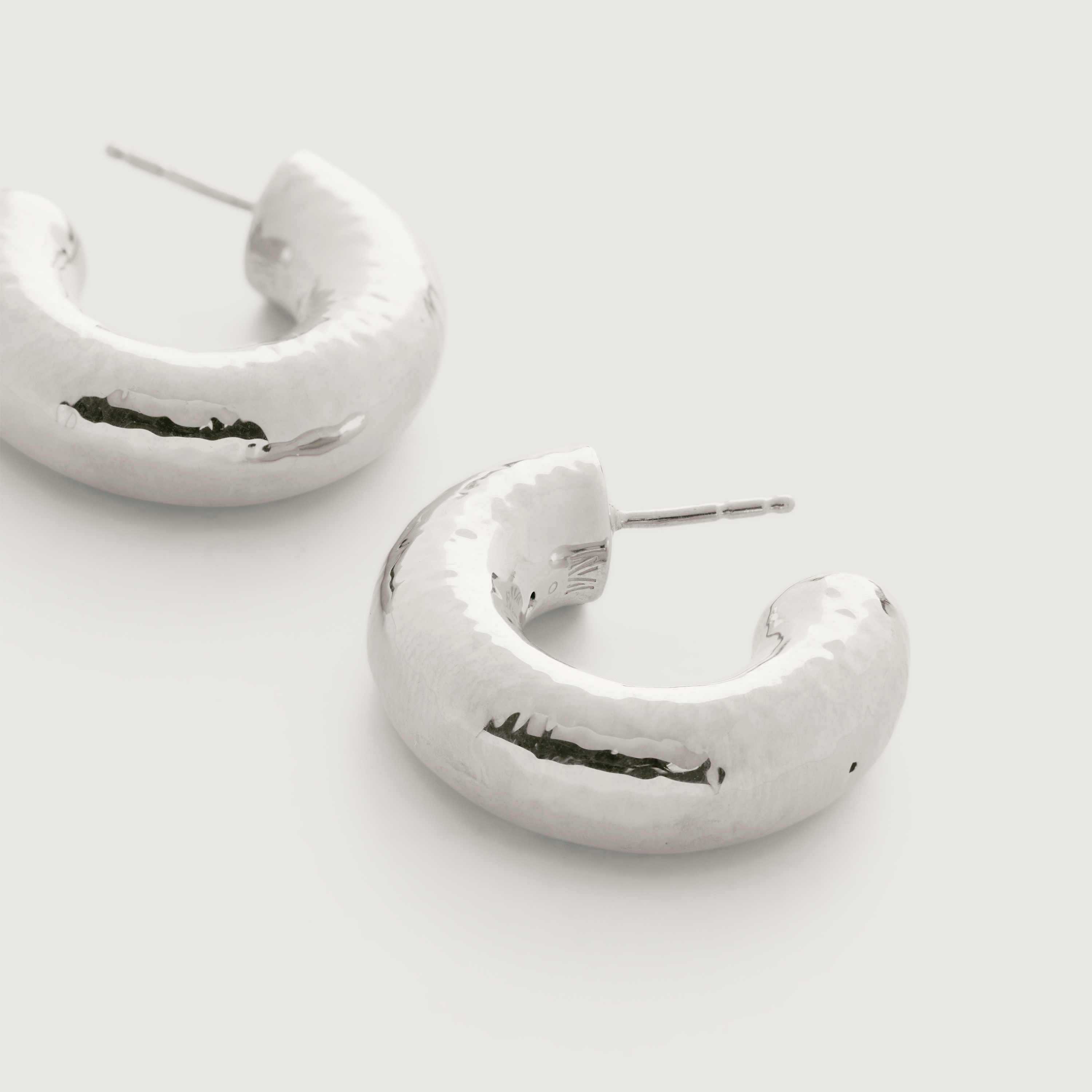 One Stroke Earring Medium　SILVER 15791021-ss-ea-schk-non-d1.jpg