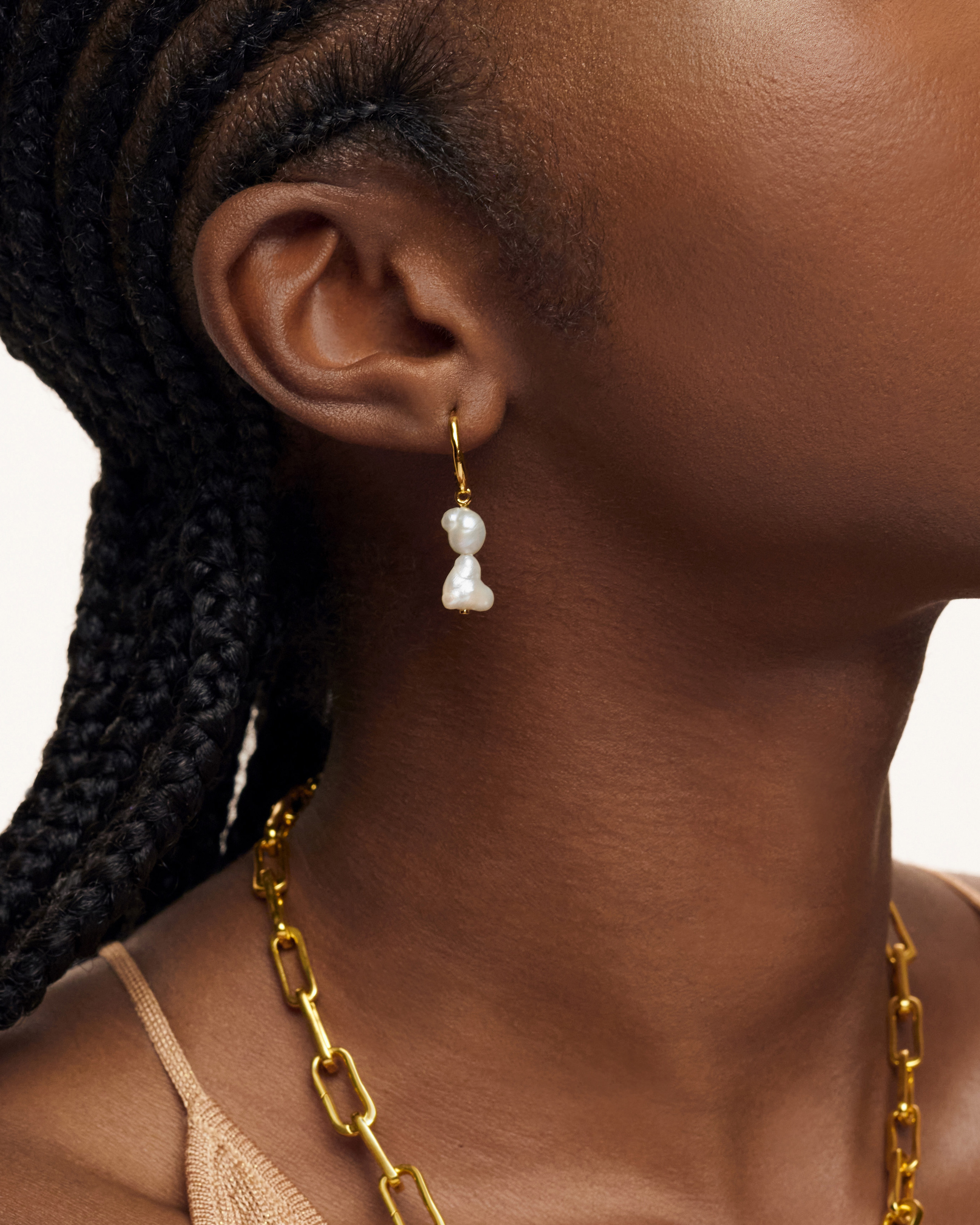 One of a Kind Asymmetric Keshi Pearl Huggie Earrings in 18k Gold 