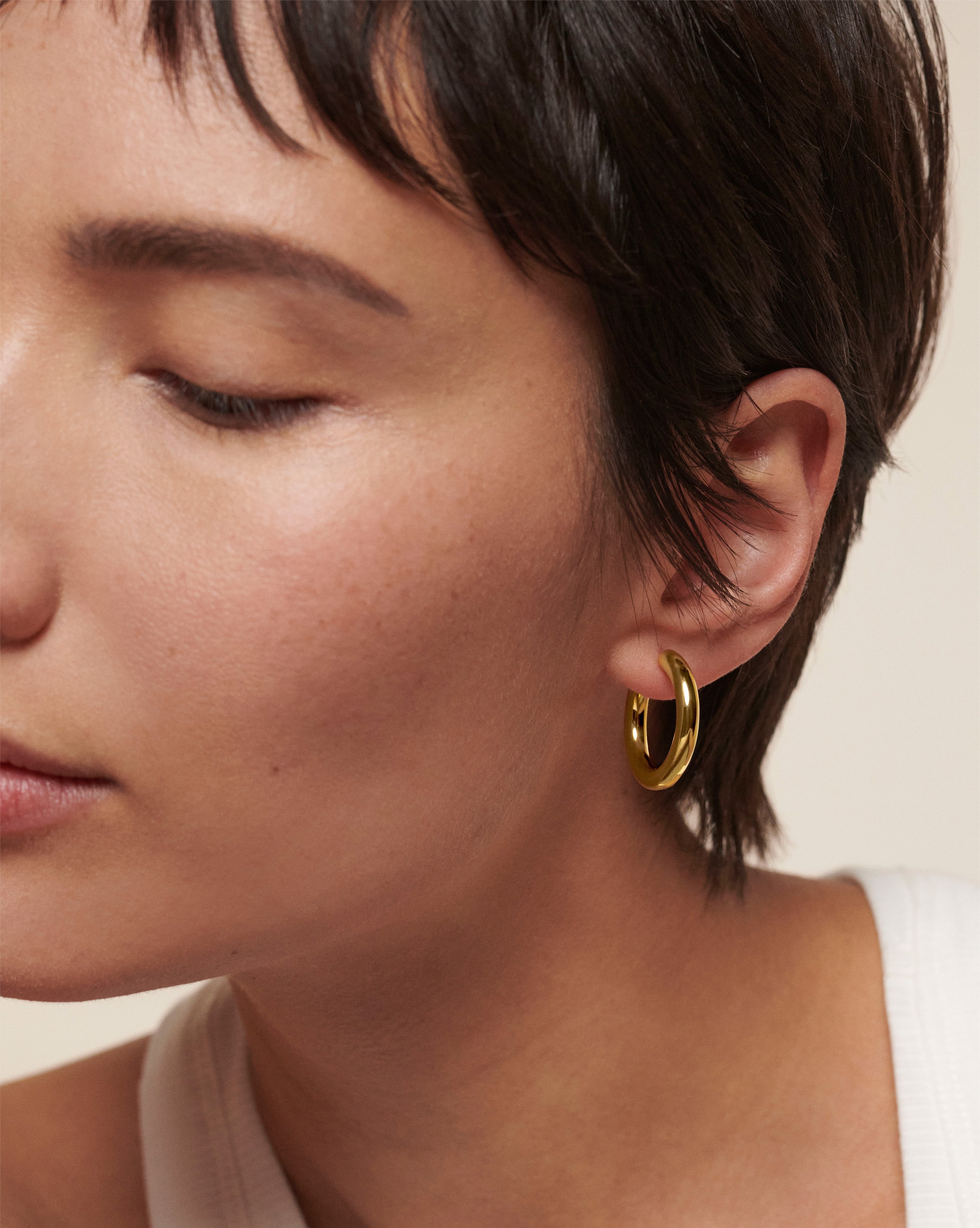 Click Medium Hoop Earrings in 18k Gold Vermeil on Sterling Silver