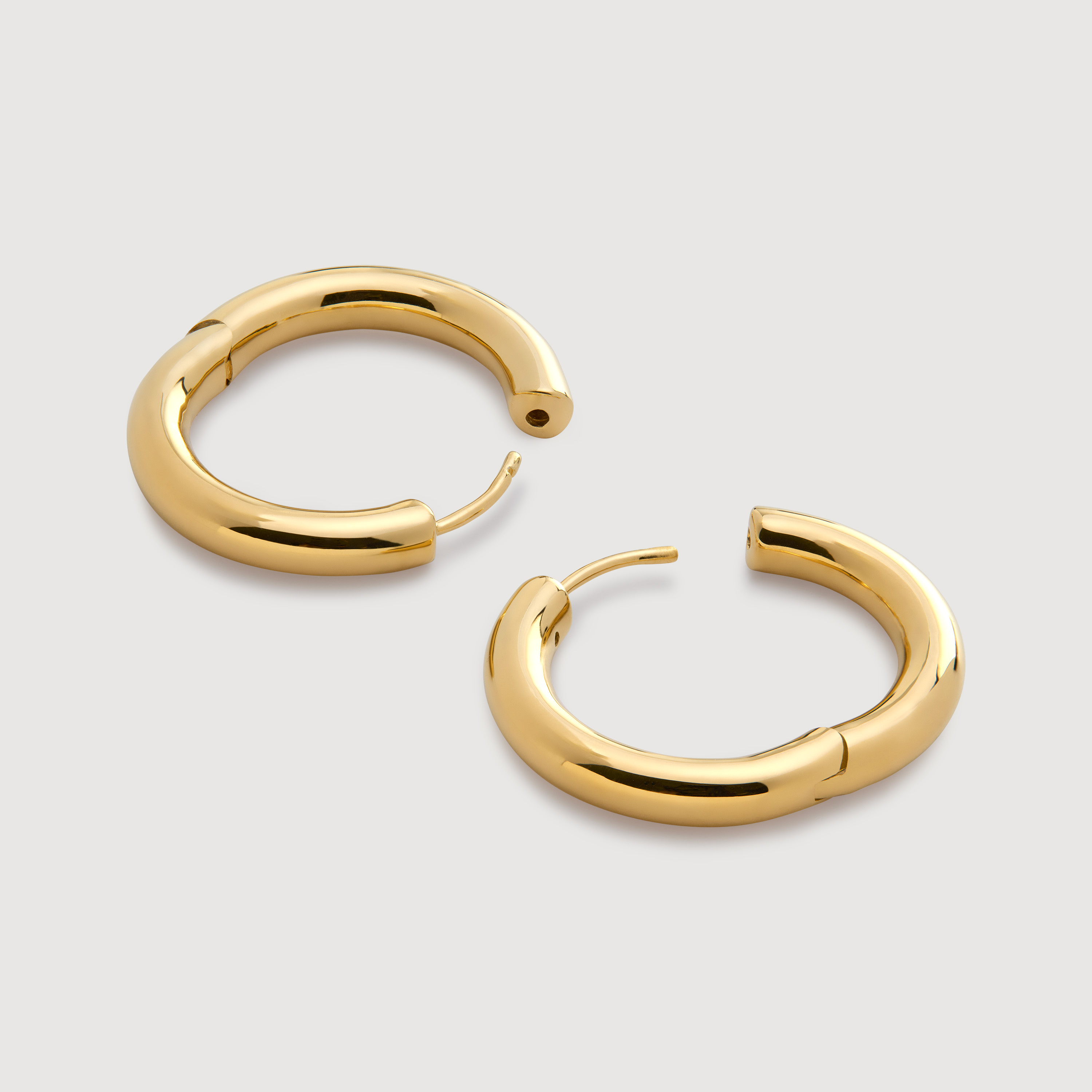 Click Medium Hoop Earrings in 18k Gold Vermeil on Sterling Silver
