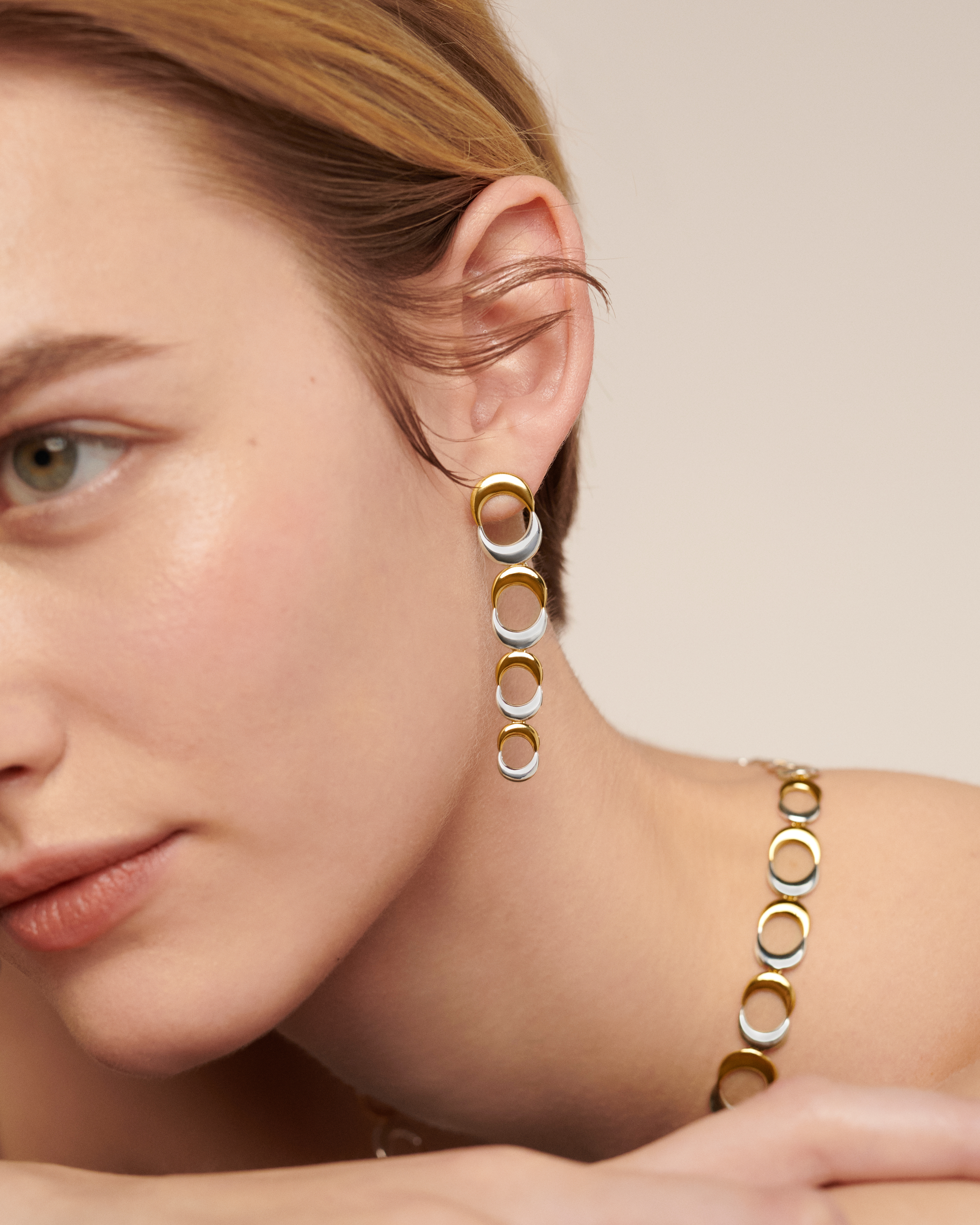 【Sentiments】NO.248 [MIX] EARRING Météorites Stud Earrings | APM Monaco