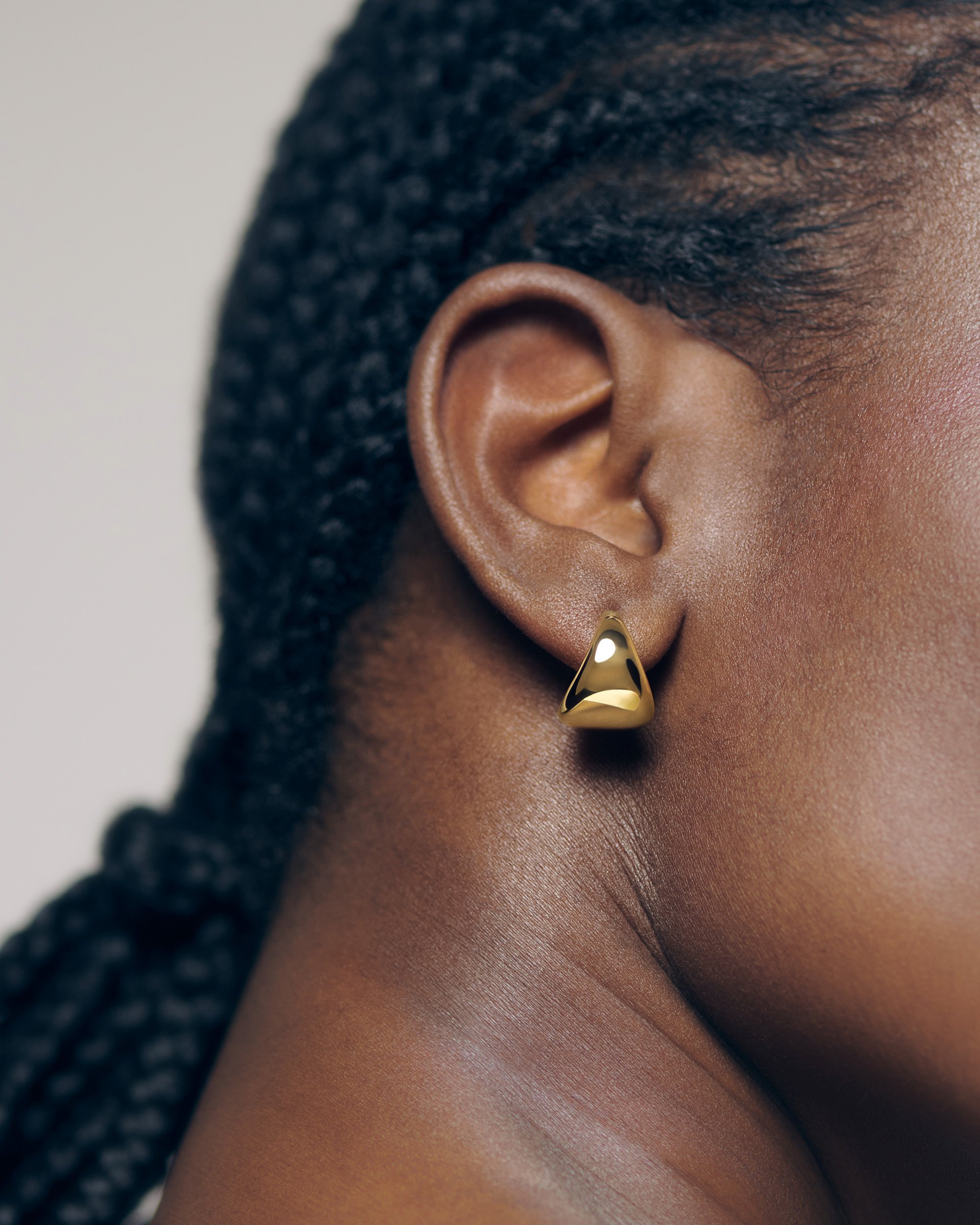 Tapered Small Hoop Earrings in 18k Gold Vermeil on Sterling