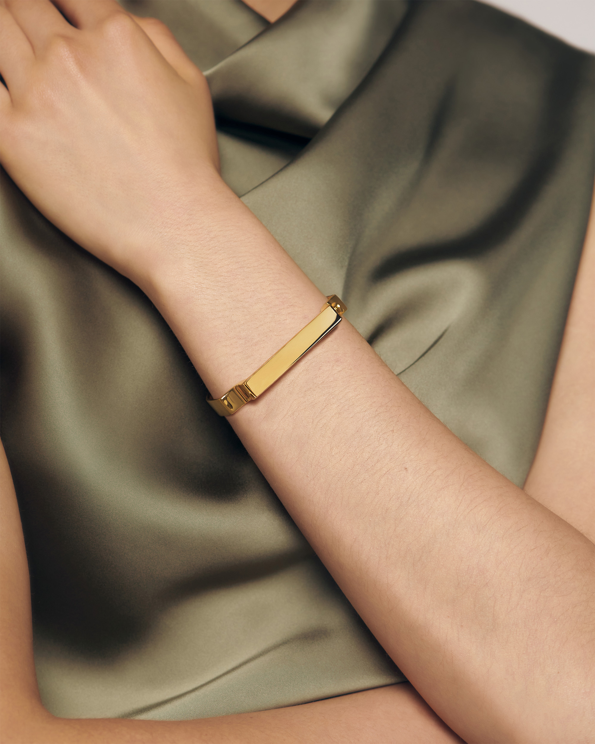 Signature Bold Bangle in 18k Gold Vermeil on Sterling Silver
