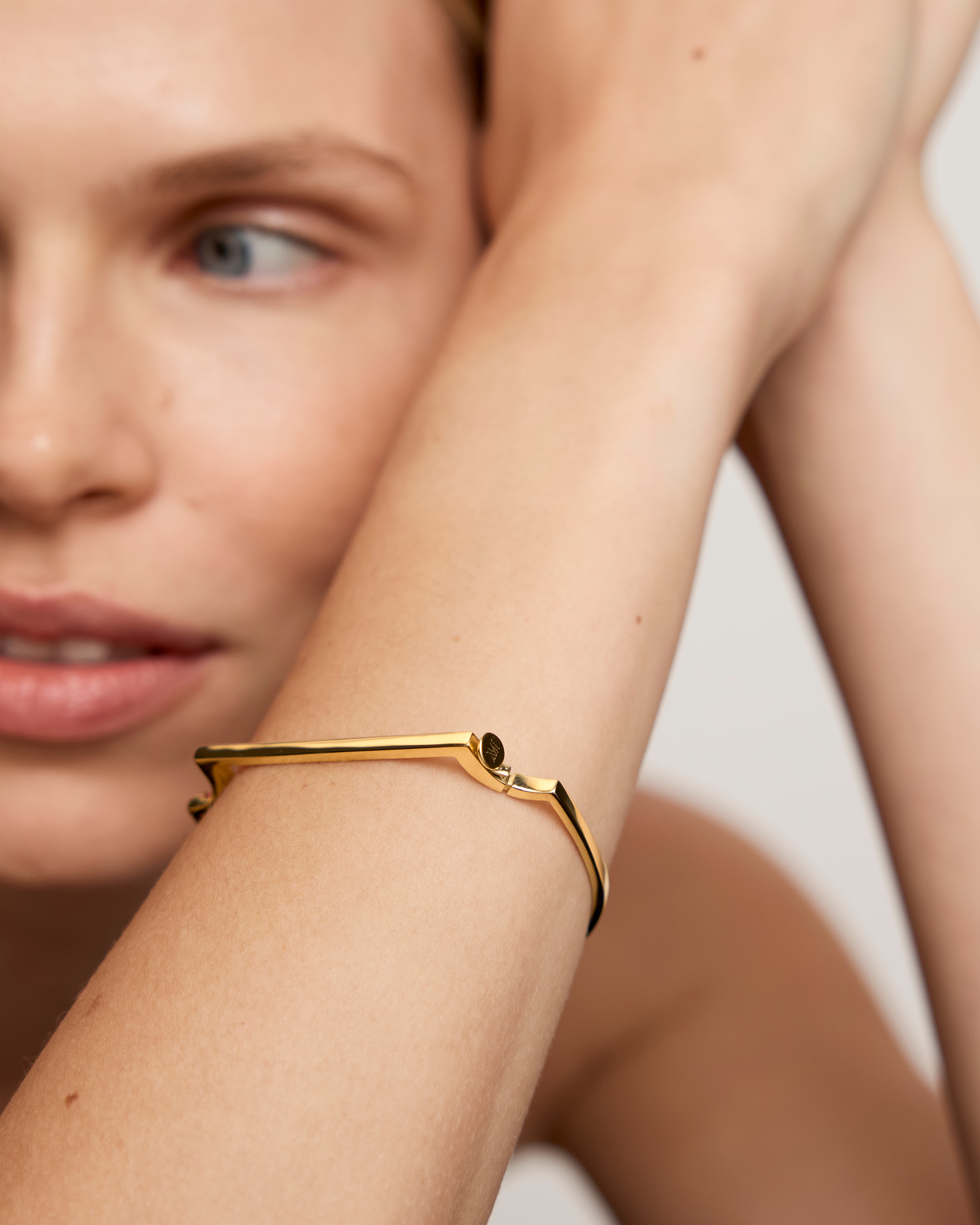 Signature Bangle in 18k Gold Vermeil on Sterling Silver