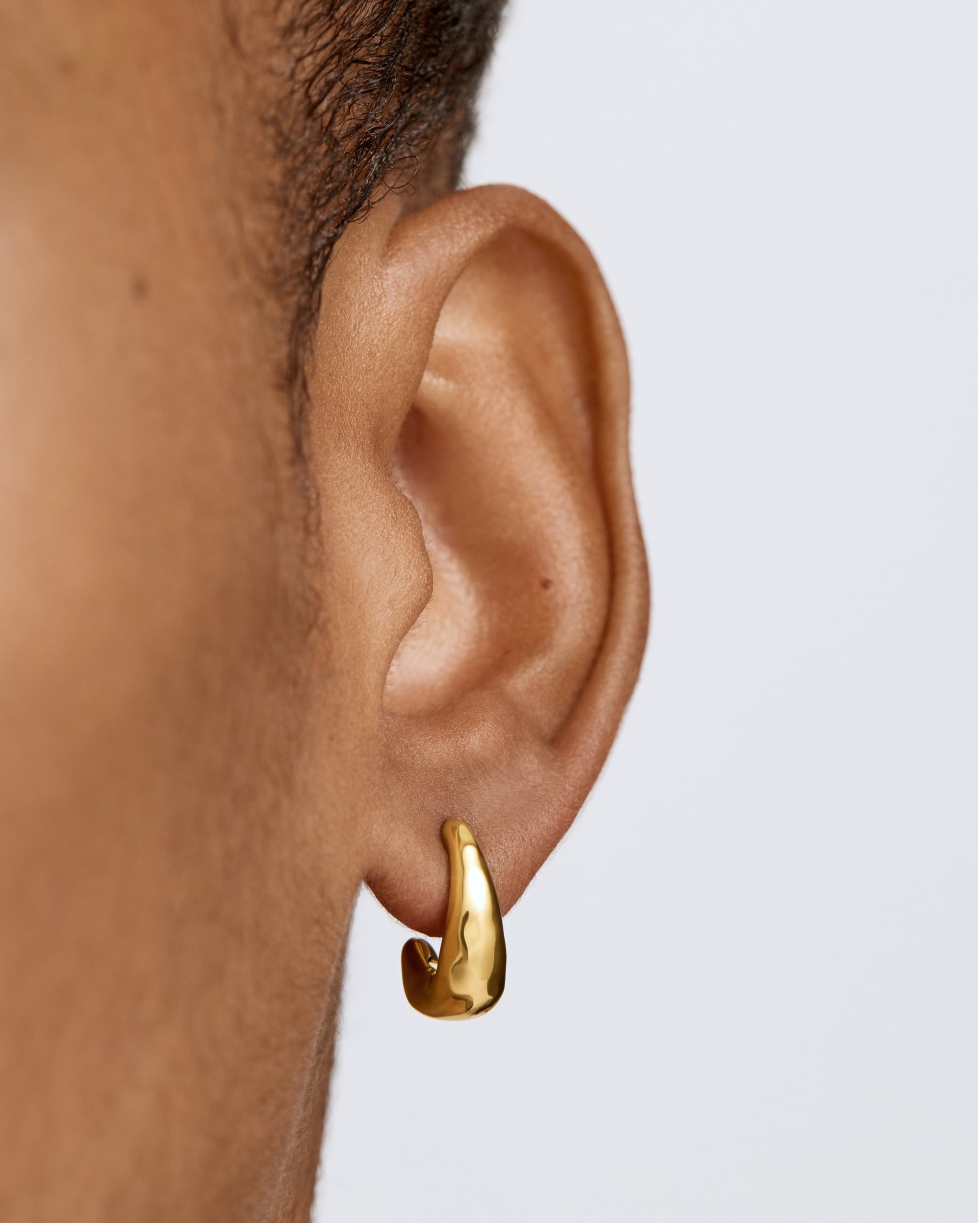 Antica Small Hoop Earrings in 18k Gold Vermeil on Sterling Silver