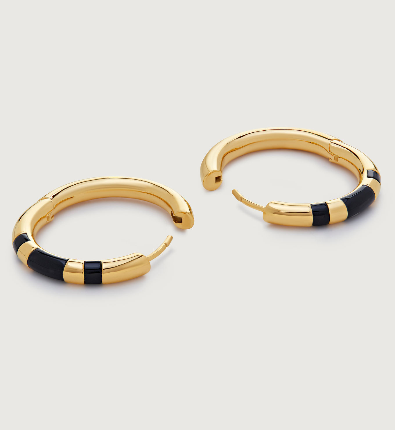 Click Medium Hoop Earrings In 18k Gold Vermeil On Sterling Silver - Foto 8