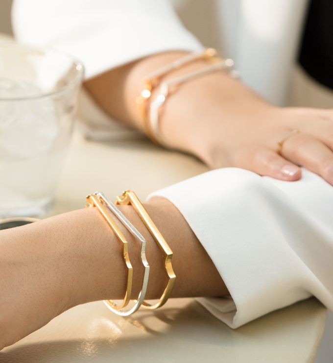 Signature Skinny Bangle in 18ct Gold 