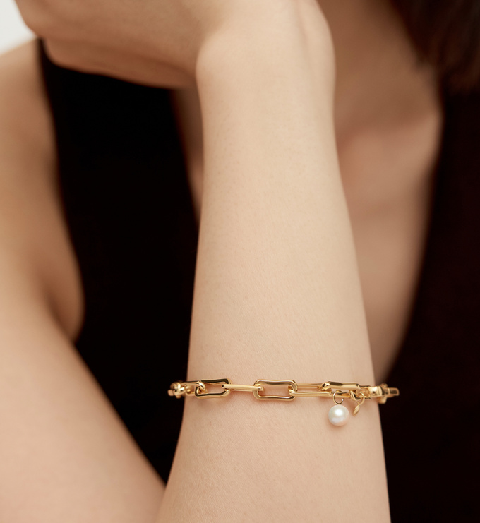 Alta Round Pearl Mini Chain Bracelet - Monica Vinader