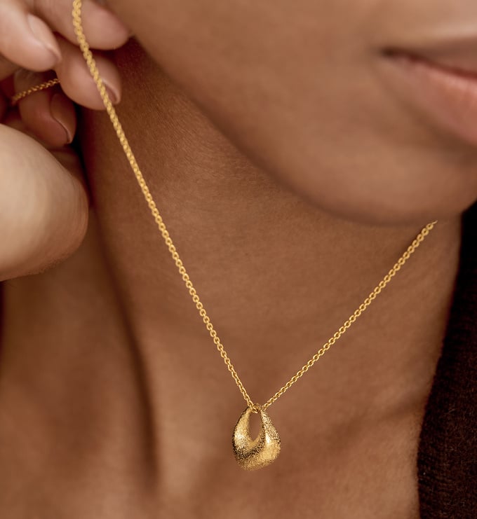 Antica Textured Pendant Necklace Set - Monica Vinader