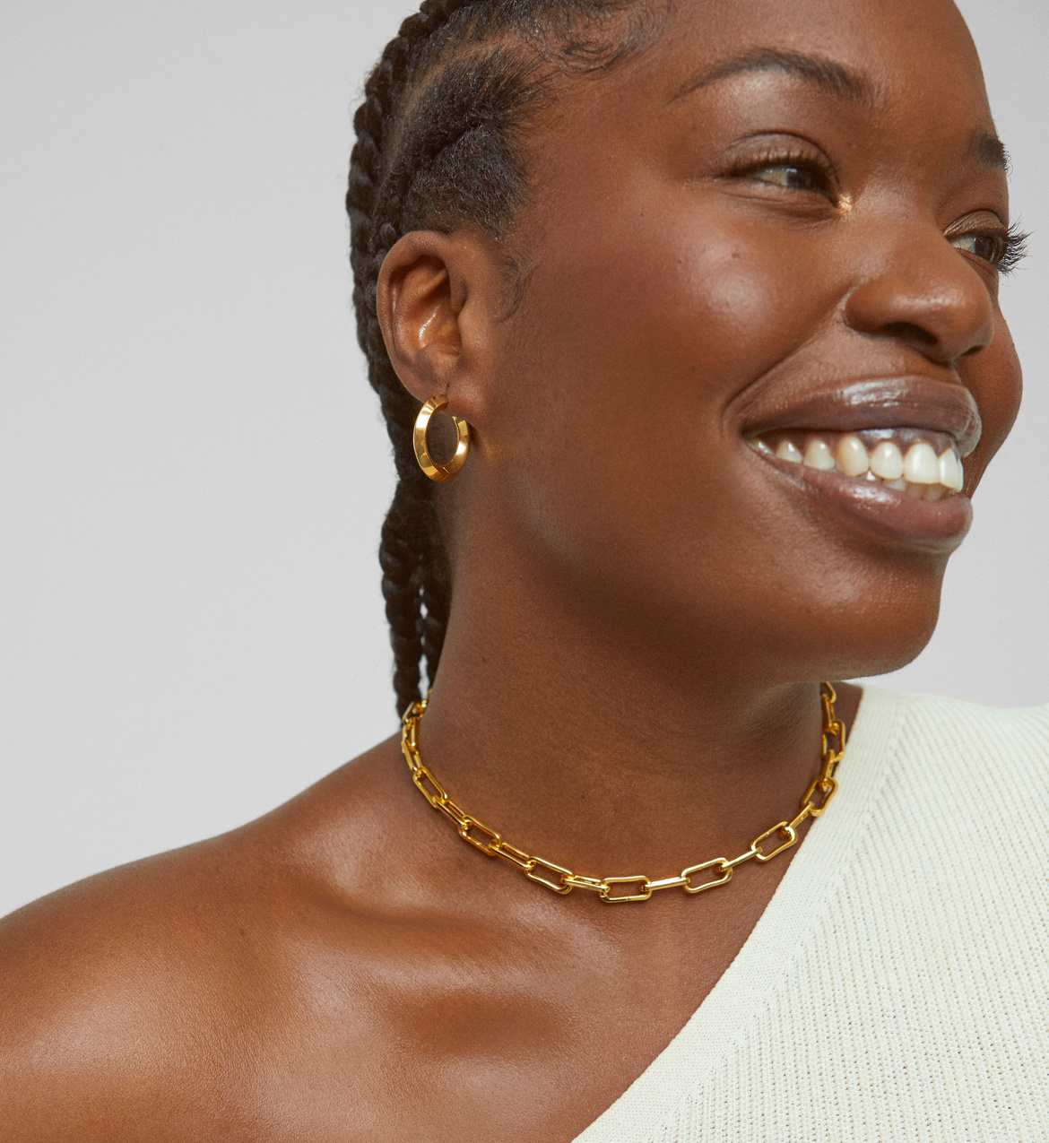 Veranda Gold Caning Medium Hoop Earrings