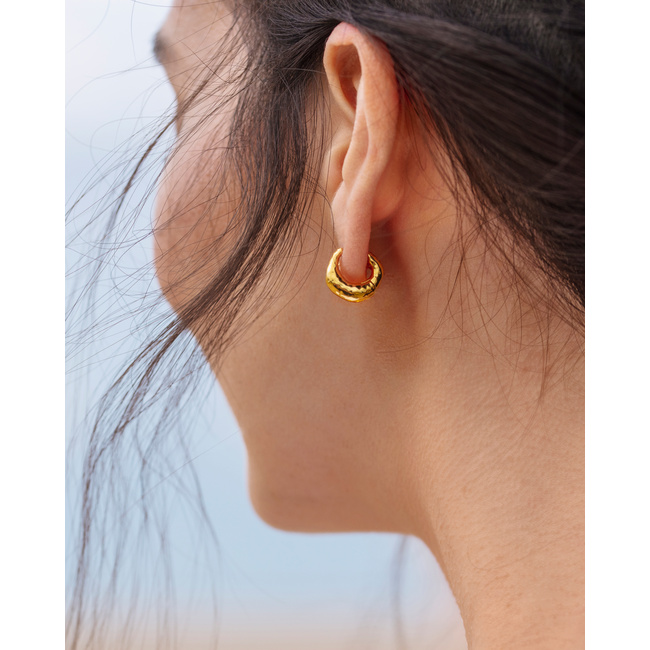 【MONICA VINADER】18Kゴールドヴェルメイユ Deia イヤーカフ Deia Huggie Earrings in 18k Gold Vermeil on Sterling Silver